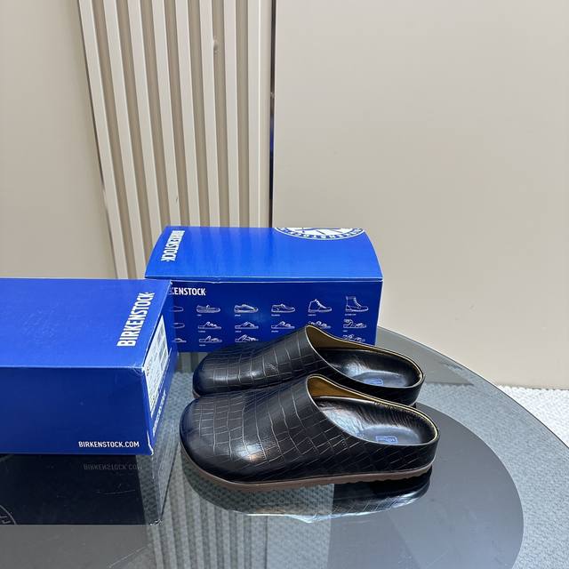 Birkenstock 24Ss秋冬新款厚底必备勃肯沙滩托鞋，博肯凉鞋 调配醇厚内敛的色调，自带优雅气质，在闲适氛围里尽情释放london于行走 一间探索时尚脉