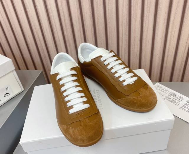 高品出厂 跑量款 Maison Margiela Mm6极简德训鞋~~ 各大博都主有荐推的 永不褪色的训德鞋 绝对人手入必的德训运动鞋 原版开发 选料对色完美大