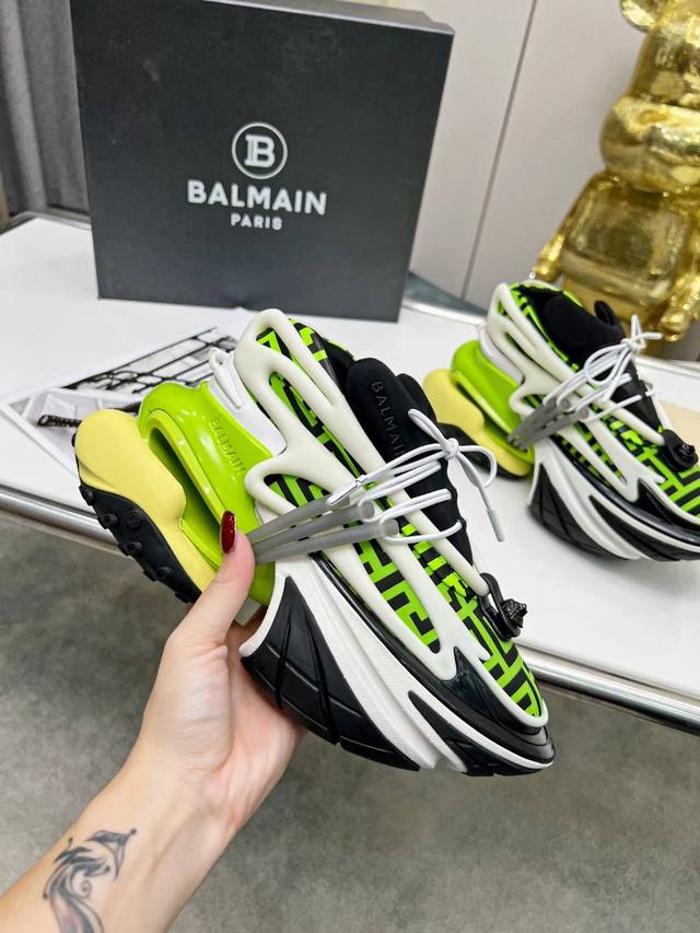 顶级版本 Balmain 巴尔曼2024最新款走秀款老爹鞋！原版开模一比一制做，男女同款情侣款。女码35-41 男码39-45 女34，42，男38，46定做