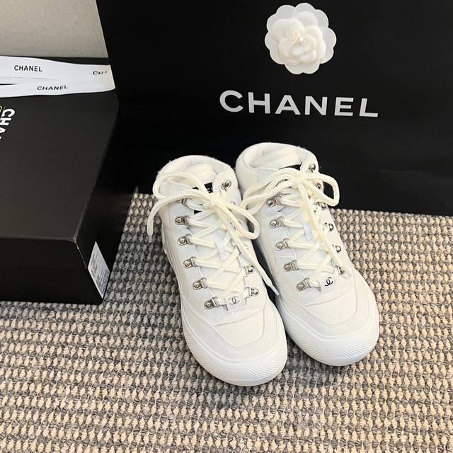 Size 35-40 40定做不退换 Chan*L K Coco Neige滑雪系列 雪地靴 小香c家限量款运动系带厚底女靴 Jennie 同款打歌鞋 舒适好穿