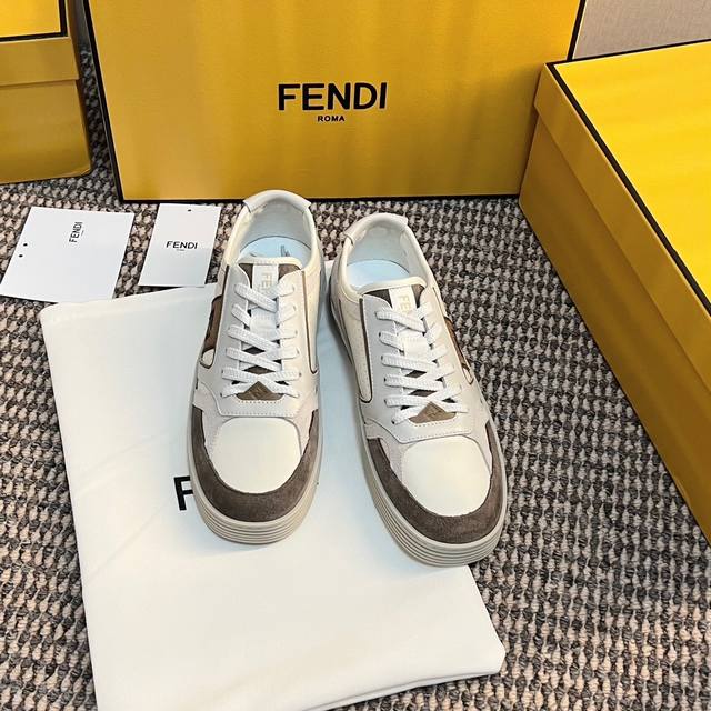 男+10 Fendi 芬迪最新step系列 情侣款 休闲 运动鞋 拼色 系带 板鞋 原版购入开发 做货 全新step系列 拼色 系带运动鞋。米色皮革材质。棕色麂