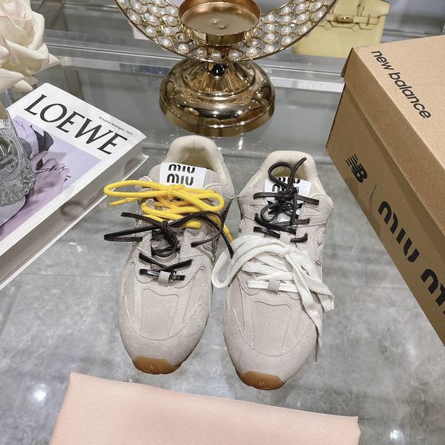 出厂价 ， 缪缪miumiu X New Balance Nb530 情侣款 休闲 运动鞋 阿甘鞋 德训鞋 原版购入开发 做货 Miu Miu X New Ba