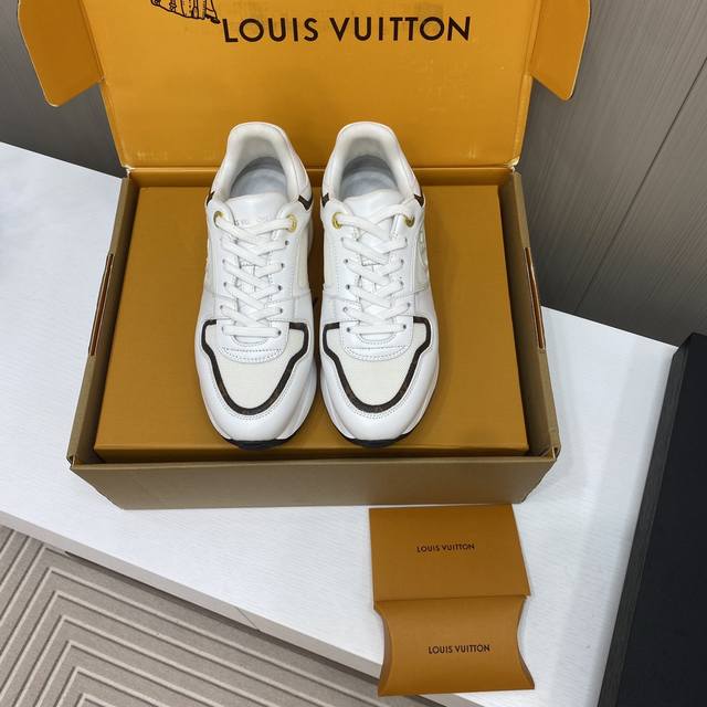 出厂价 顶级版本 新款上架 顶级版本 Louis Vuitton 23Ss Skate面包滑板鞋 从名字上来看是为新款滑板鞋。和中高帮的篮球鞋比起来，这种休闲风