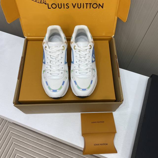 出厂价 顶级版本 新款上架 顶级版本 Louis Vuitton 23Ss Skate面包滑板鞋 从名字上来看是为新款滑板鞋。和中高帮的篮球鞋比起来，这种休闲风