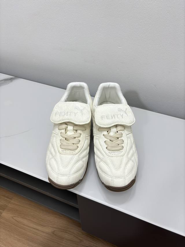 顶级版本 Fenty X Puma的最新联名 24Vs春夏爆款系列 圆头翻盖运动休闲鞋 潮流圈又一大事件发生！被无数潮人翘首以盼的王炸联名fenty X Pum