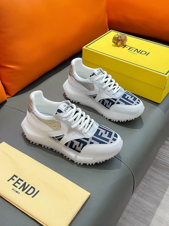 商品名称：Fendi 芬迪 正规码数 38-44 休闲鞋 商品材料：精选 牛皮鞋面，柔软羊皮内里；原厂大底。