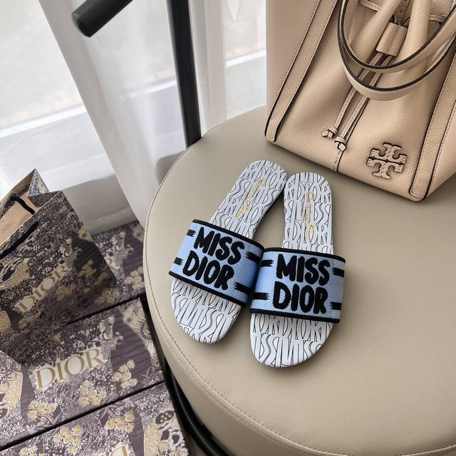 出厂： Dior 迪奥2025顶级专柜 早春系列 官网上新 全球首发 迪奥dior 25Ss -早春刺绣情侣拖 迪奥拖鞋 Dior拖 Dior 拖鞋 小红书早春