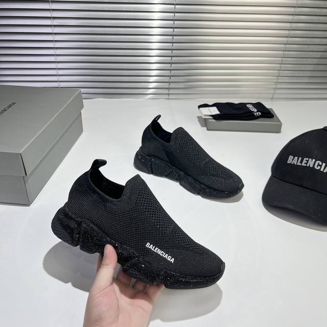 冲量价: Balenciaga巴黎世家闪面单鞋全球首发ins 微博杂志刷爆了专柜限定稀少款 捷克水晶烫钻特殊定制面料夏凉冷暖效果tpu十pu抽真空组合底 绝非市