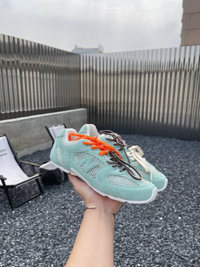 女款 顶级版本 Miumiu X New Balance 24S联名款 镂空透气网走秀新款 休闲 运动鞋 缪缪大秀上爆出的这双与new Balance 新百伦联