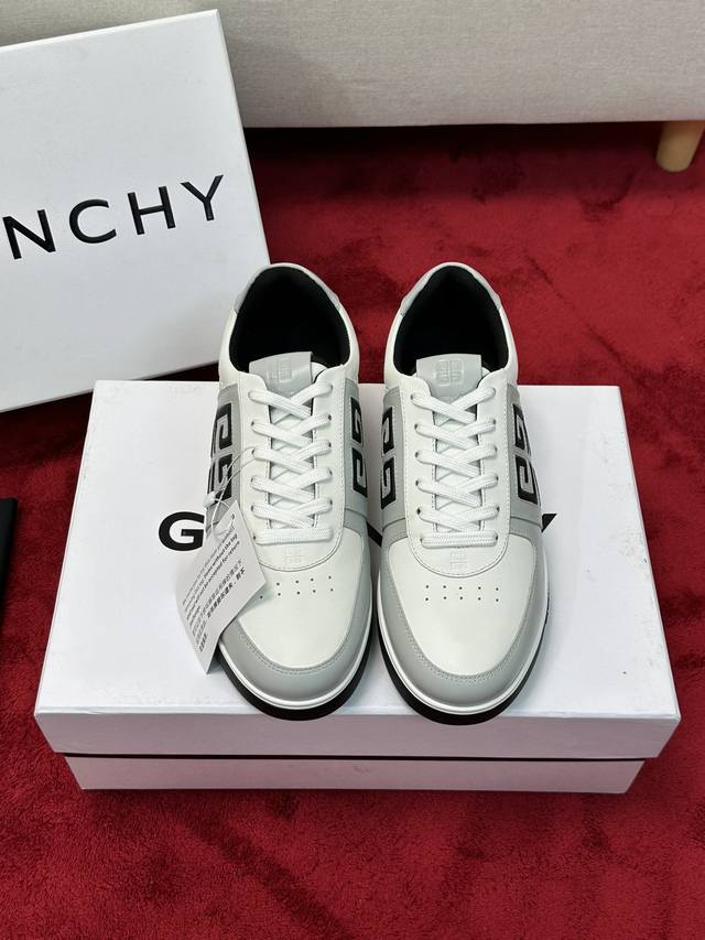 厂价 顶级版本givenchy 纪梵希 4Ｇ低帮慢跑运动鞋 ．经典，永不过时，工厂出货！内外侧独家开模专属纪梵希大ｇ Logo设计工艺，多色的搭配尽显纪梵希潮流