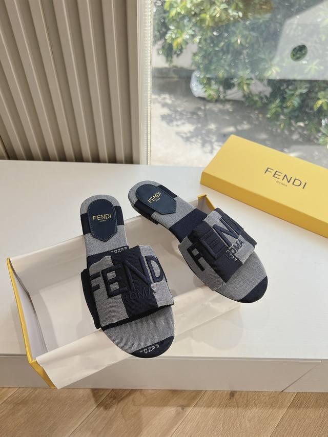 G187顶级版本fendi 芬迪走秀主推系列，新品上线，芬具桌脚设计灵感改创于今年秀场的主推系列鞋履 当季新品拖鞋，众所周知，鞋子永远设计为高级感满满的，高端大