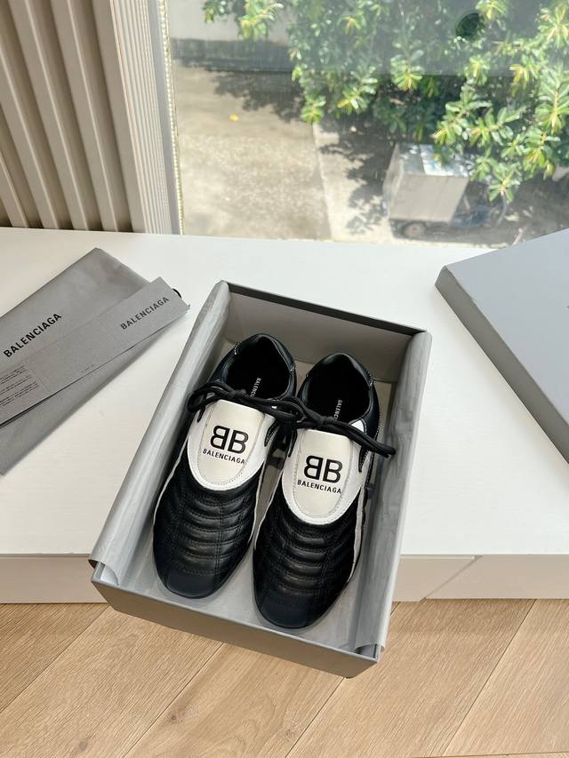 G0286顶级balenciaga巴黎世家格纹隐藏款棒球鞋休闲鞋 超火爆 众明星网红潮人大秀款 松驰感满满 秀气高级又可爱 菱格纹 柔软小牛皮配搭和经典双log