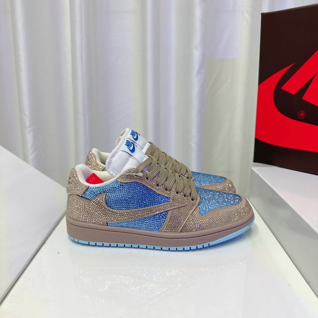 走秀新款 顶级品质air Jordan 代购级 唯独一款不掉钻的满钻鞋，耐克乔一钻石鞋让鞋迷大开眼界，各种意想不到的设计创意，钻石配色方案给大家带来了很多惊喜，