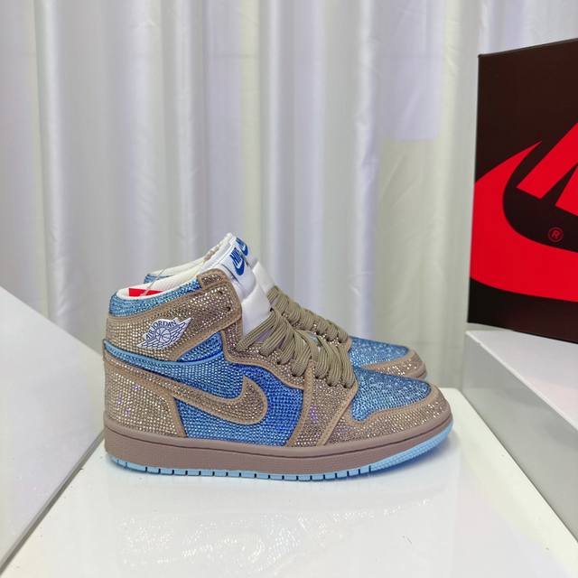 走秀新款 顶级品质air Jordan 代购级 唯独一款不掉钻的满钻鞋，耐克乔一钻石鞋让鞋迷大开眼界，各种意想不到的设计创意，钻石配色方案给大家带来了很多惊喜，