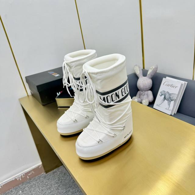 Moon Boot 24Ss 秋冬最新款雪地靴系列 丑萌雪地短靴 忘了ugg吧，时髦人都在穿moon Boot雪地靴 如果你难以接受ugg的复兴 那现在有一款更