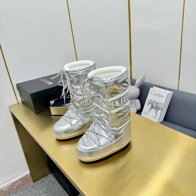 Moon Boot 24Ss 秋冬最新款雪地靴系列 丑萌雪地短靴 忘了ugg吧，时髦人都在穿moon Boot雪地靴 如果你难以接受ugg的复兴 那现在有一款更