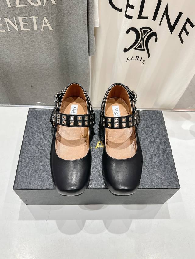 高版本出厂 独家新品 Alaia 阿莱亚24Ss 走秀款糖果色平底玛丽珍单鞋芭蕾舞鞋 章小蕙同款 甜酷芭蕾风 人气超高的一款芭蕾舞鞋，浪漫又迷人 舒适百搭配上不