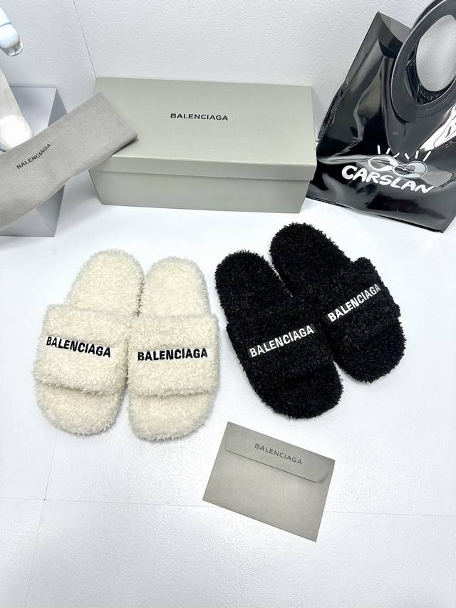 独家发售 S 巴黎世家秋冬潮品 羊羔毛毛拖 ！ Balenciaga Political Campaign 徽标刺绣！ 欧美名媛 明星 网红girl 大爱款 精