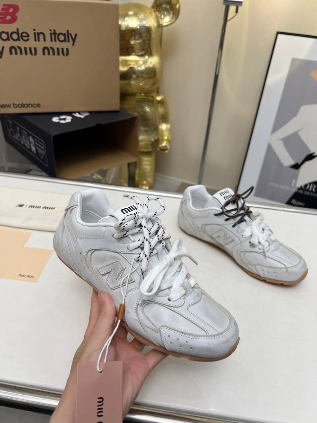 情侣款miumiu缪缪 X New Balance Nb530 休闲 运动鞋 阿甘鞋 德训鞋 原版购入开发做货 Miu Miu X New Balance 经典