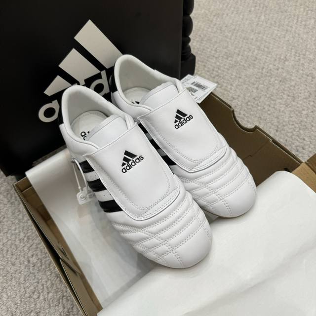 代购级 Adidas Originals Taekwondo Jennie同款跆拳道鞋时尚百搭 防滑 低帮 训练鞋 超多网红时尚博主种草 不得不说这设计这颜色太