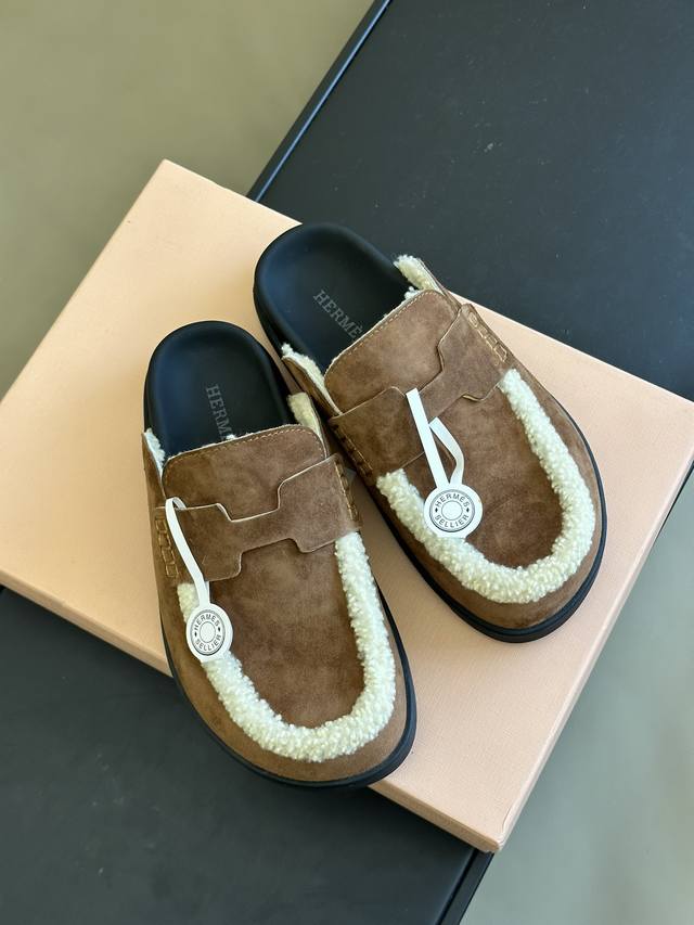 顶级版本女 Hermes Fw23 New Arrival～ H家 秋冬情侣款 勃肯毛拖新品 麂皮搭配羊羔绒，秋冬氛围感拉满，主打就是一个丑萌 顶级精品 女35