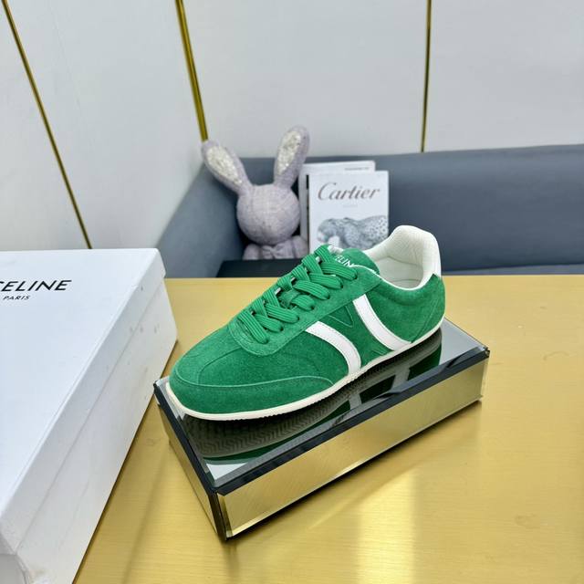 出厂价 Celine 24早春赛琳trainer！ Ct-10升级版低邦牛皮革系带运动鞋；时尚轻松又高级，无论是通勤还是出游统统都hold住！明星同款 时尚百搭