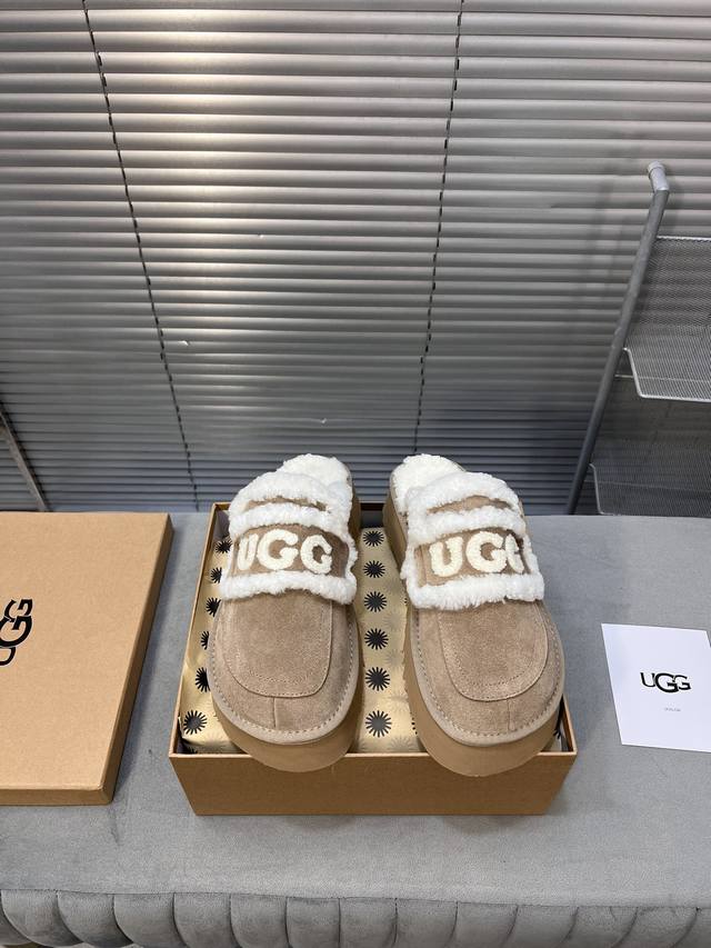 Ugg~24Vs秋冬爆款松糕厚底休闲毛拖系列 松糕厚底毛拖 一款不会撞衫的鞋子、简约的隔板设计上斑点的大底、鞋面真丝卷毛、秋冬季必备款、无论什么裤子裙子都能驾驭