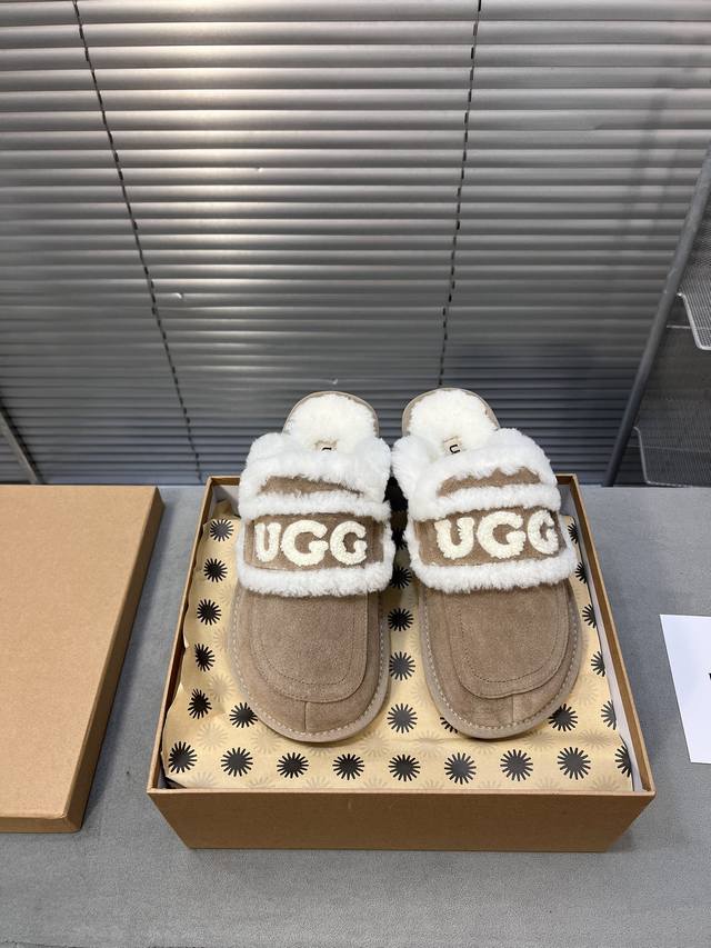 Ugg~24Vs秋冬爆款松糕厚底休闲毛拖系列 一款不会撞衫的鞋子、简约的隔板设计上斑点的大底、鞋面真丝卷毛、秋冬季必备款、无论什么裤子裙子都能驾驭、上脚非常舒适